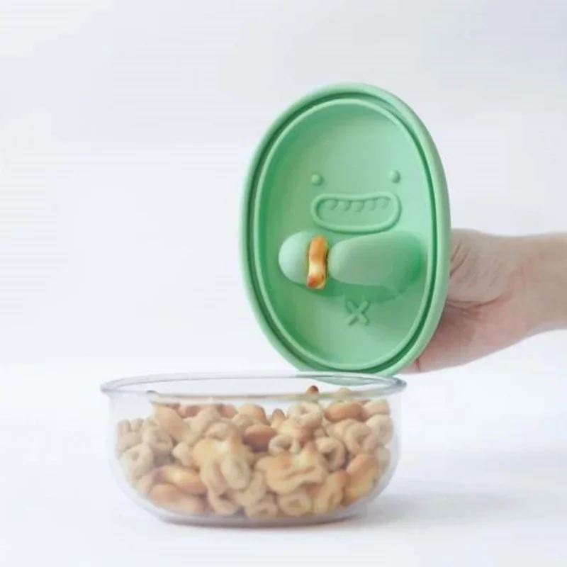 Food Storage Method - Hands-Free Snack Box, No Crumbs, Snack